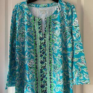 Lilly Pulitzer V-Neck Tunic Top Blue Green Outta Line Print Misses M NWT